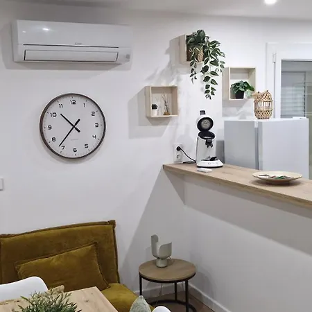 Entierement Renove A 2 Min De La Saint-Raphaël