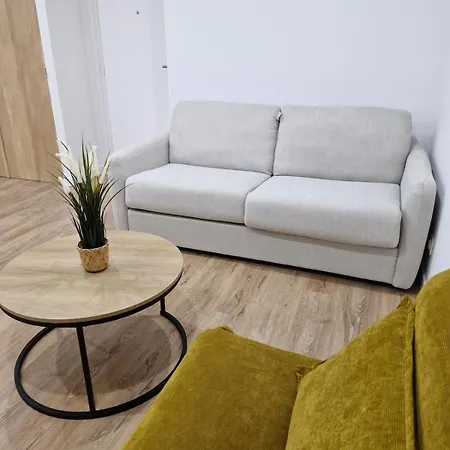 Entierement Renove A 2 Min De La * Saint-Raphael (Var)