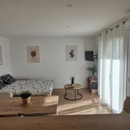 Entierement Renove A 2 Min De La Apartment Saint-Raphael (Var)